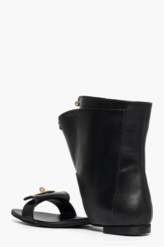 Sandalo 7713 stivaletto pelle nero e accessorio oro