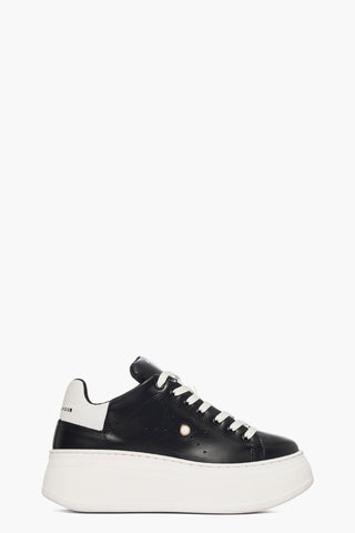 Sneakers pelle nero e bianco con perlina Lexa One