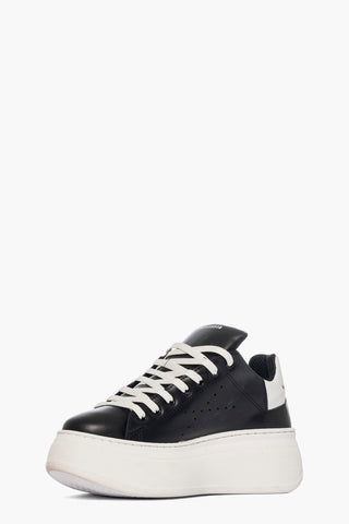 Sneakers pelle nero e bianco con perlina Lexa One