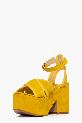 Sandalo con zeppa camoscio giallo Maracaibo 10