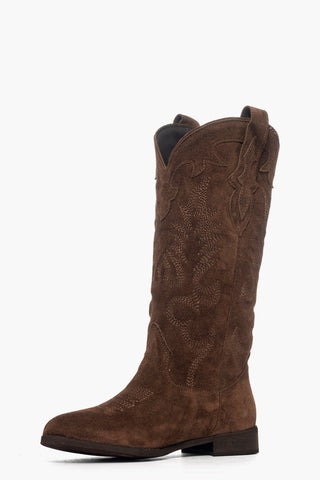 Stivale in camoscio marrone con ricami 296