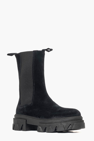 Stivaletti Wake 12 camoscio nero con elastici