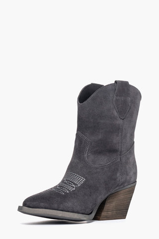 Stivaletti Irene 53 camoscio grigio con ricamo