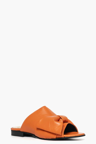 Zapatilla Alana piel naranja lazo