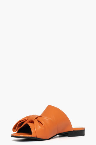 Zapatilla Alana piel naranja lazo