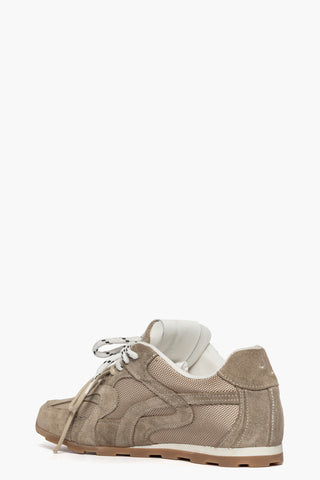 Sneakers camoscio taupè Isabel con doppio laccio JL