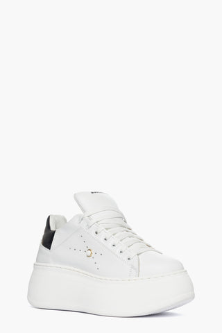 Sneakers pelle bianco e nero Lexa One con perlina