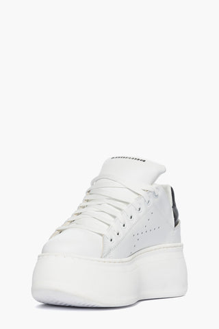 Sneakers pelle bianco e nero Lexa One con perlina