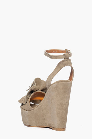 Sandalo con zeppa Carmensita Fiore camoscio taupè