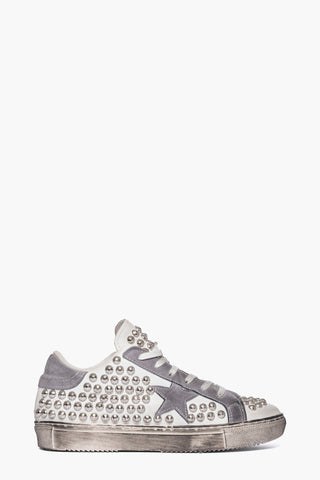 Sneakers Style pelle bianco e camoscio grigio con borchie