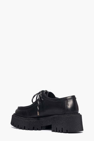 Scarpa pelle nero con laccio Boomerang London