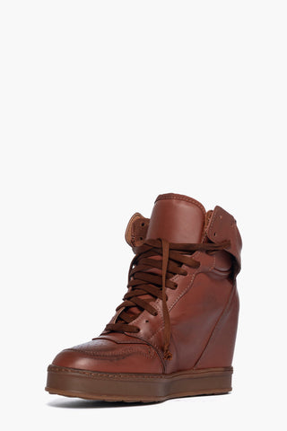 Sneakers alte in pelle cuoio con zeppa interna, lacci in tinta e suola in gomma cuoio - foto 3