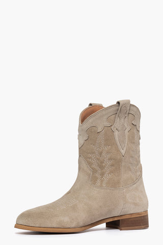 Stivaletti camoscio taupè con ricami 298