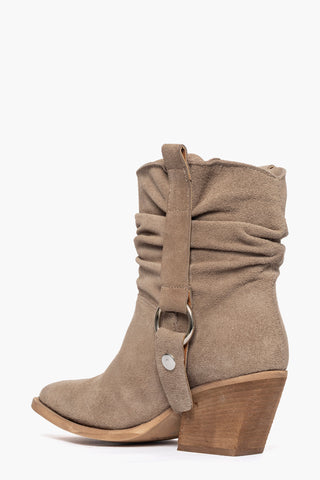 Stivaletti alla caviglia camoscio taupè accessorio argento Irene Zen