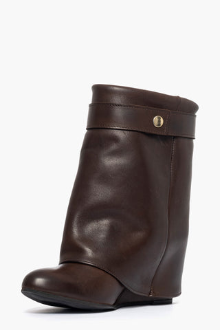 Stivaletti con risvolto pelle testa di moro e accessorio oro Cinzia 11