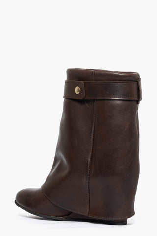 Stivaletti con risvolto pelle testa di moro e accessorio oro Cinzia 11