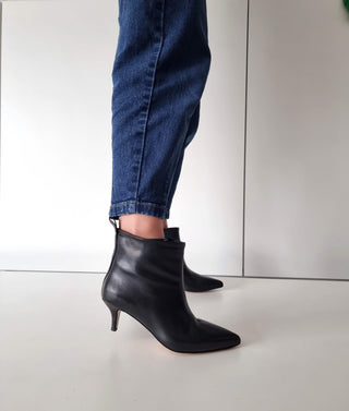 2504 botines de piel negros