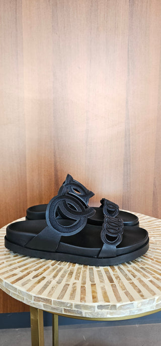 Ciabatta pelle nero con ricami in tinta Bio Mes