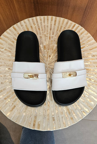 Ciabatta pelle bianco accessorio oro Bio Erre
