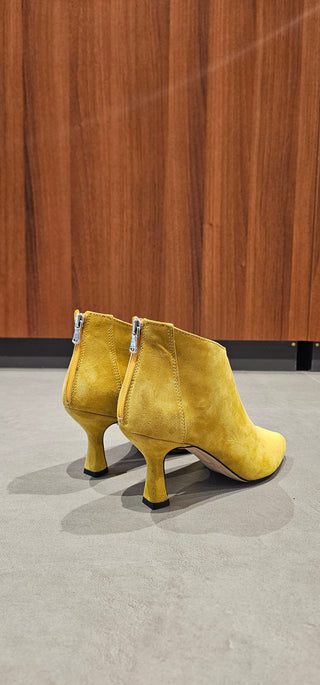 Tronchetti camoscio giallo Love 105