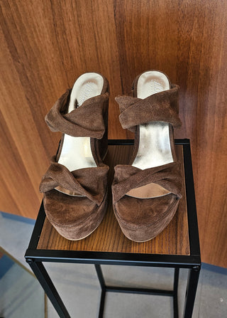 Sandalo con zeppa camoscio marrone doppia fascia Carmensita Awa