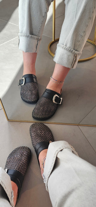 Sabot rafia nero e pelle con fibbia Vera 91