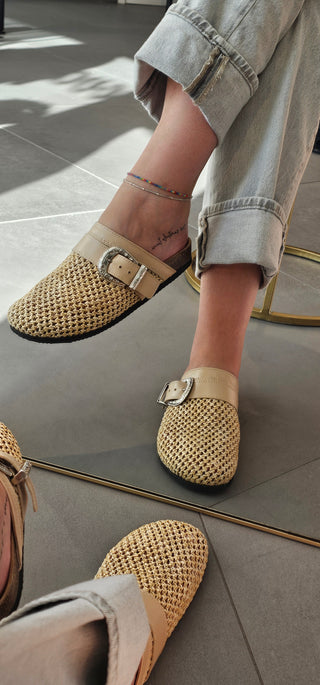 Sabot rafia beige e pelle con fibbia Vera 91